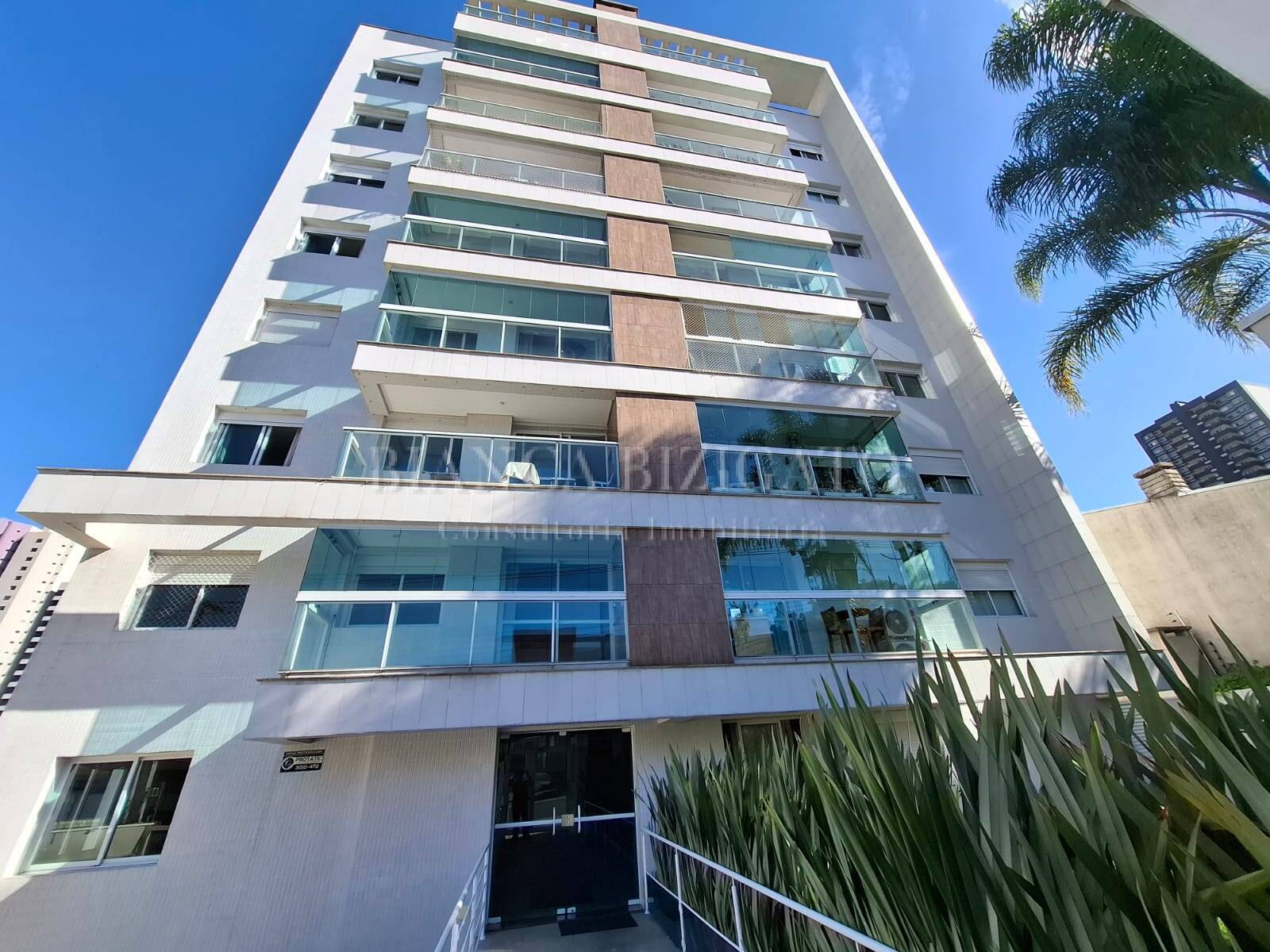 Apartamento à venda com 2 quartos, 73m² - Foto 4