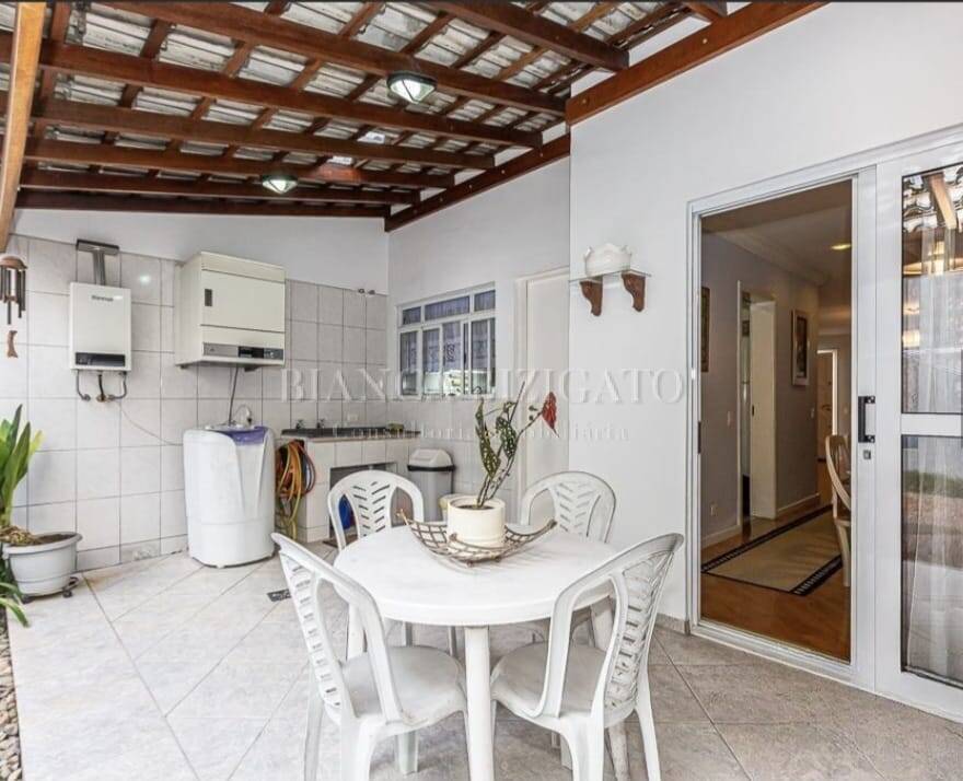 Casa, 4 quartos, 225 m² - Foto 2