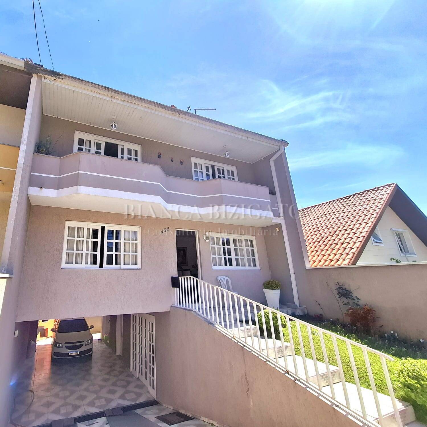 Sobrado à venda com 4 quartos, 128m² - Foto 1